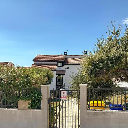 Apartman La Palma 2 *